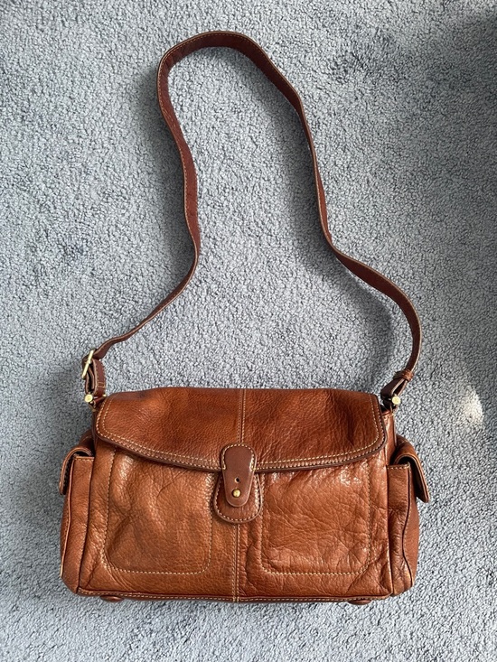 Liz Claiborne Handbags - Liz Claiborne shoulder bag